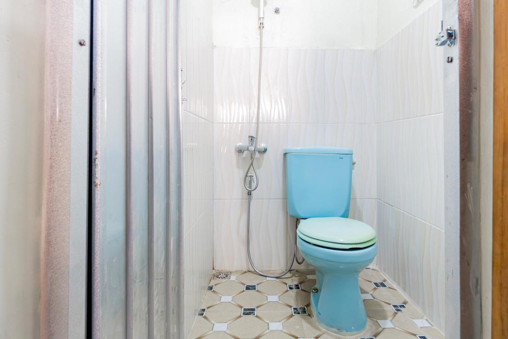 Spot On 93967 Hasna Guest House Syariah Kediri  Exterior foto
